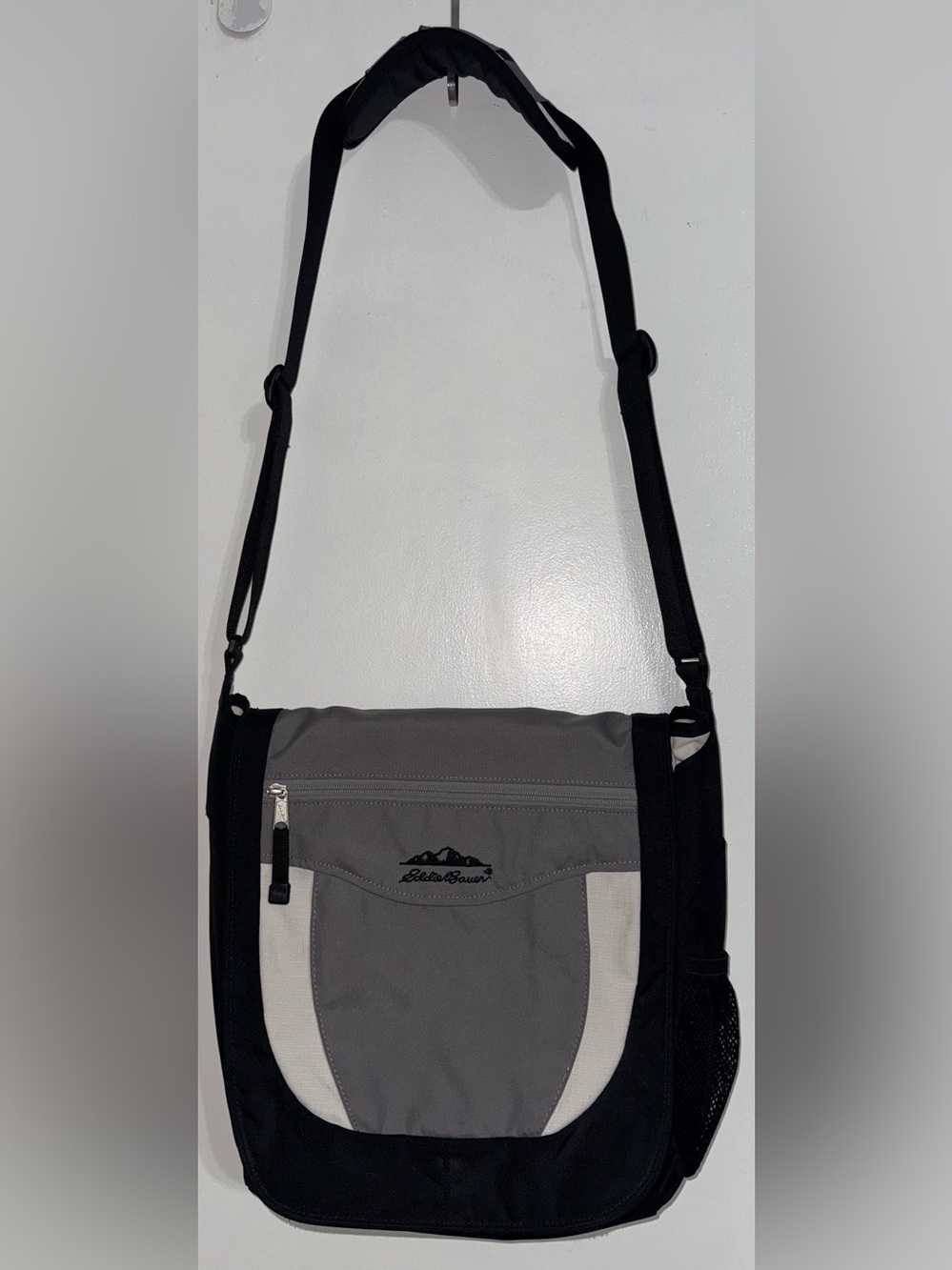Eddie Bauer Gray & Black Crossbody Computer Bag EUC
